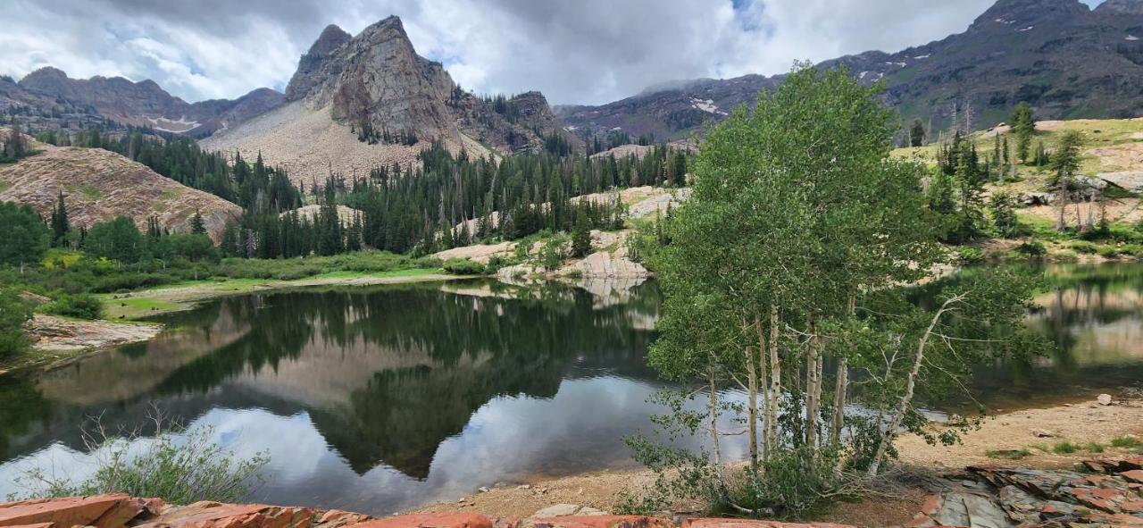 Stunning At Solitude, Steps From Chair Lift, East #103 Brighton Екстериор снимка