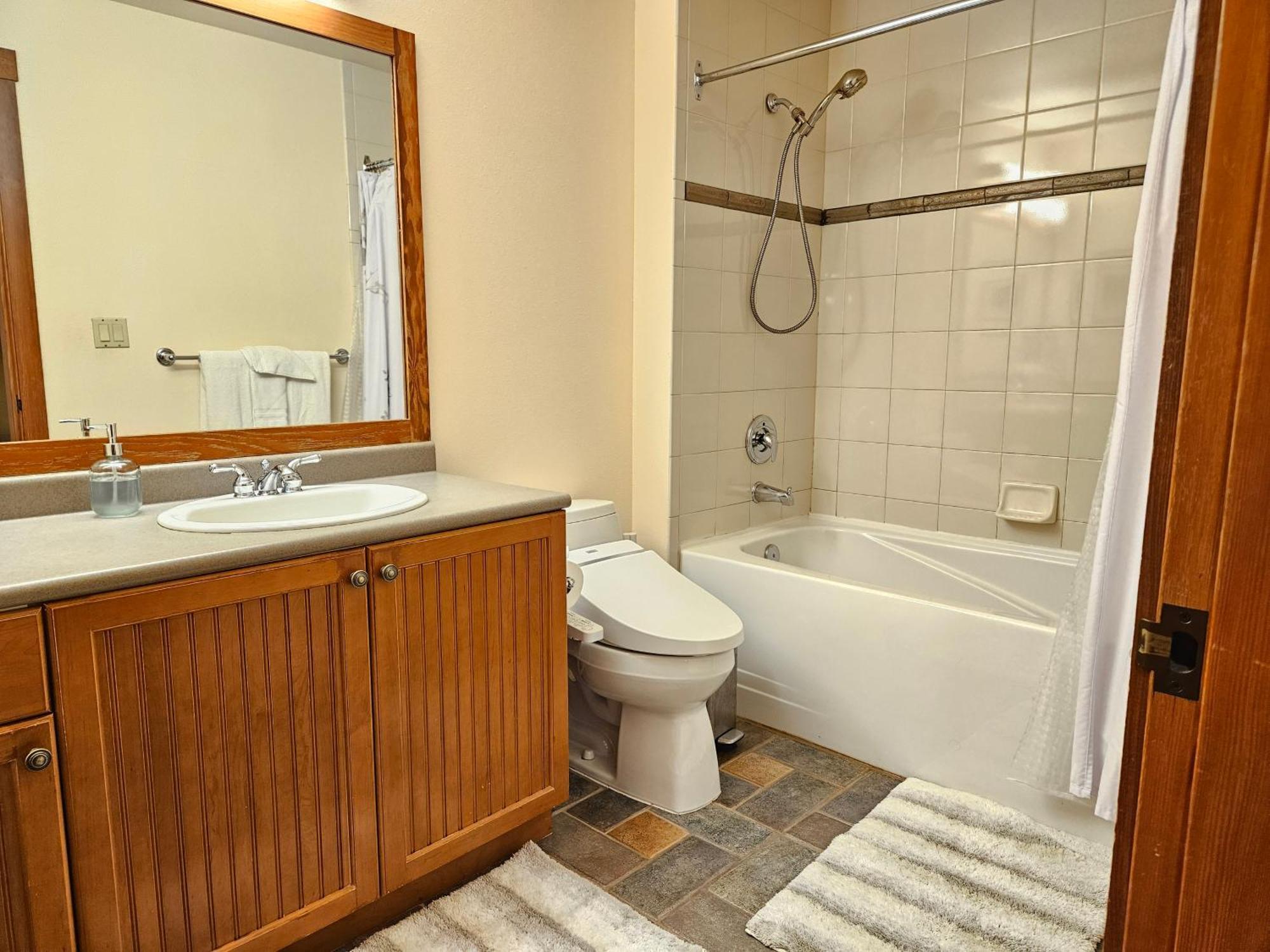 Stunning At Solitude, Steps From Chair Lift, East #103 Brighton Стая снимка